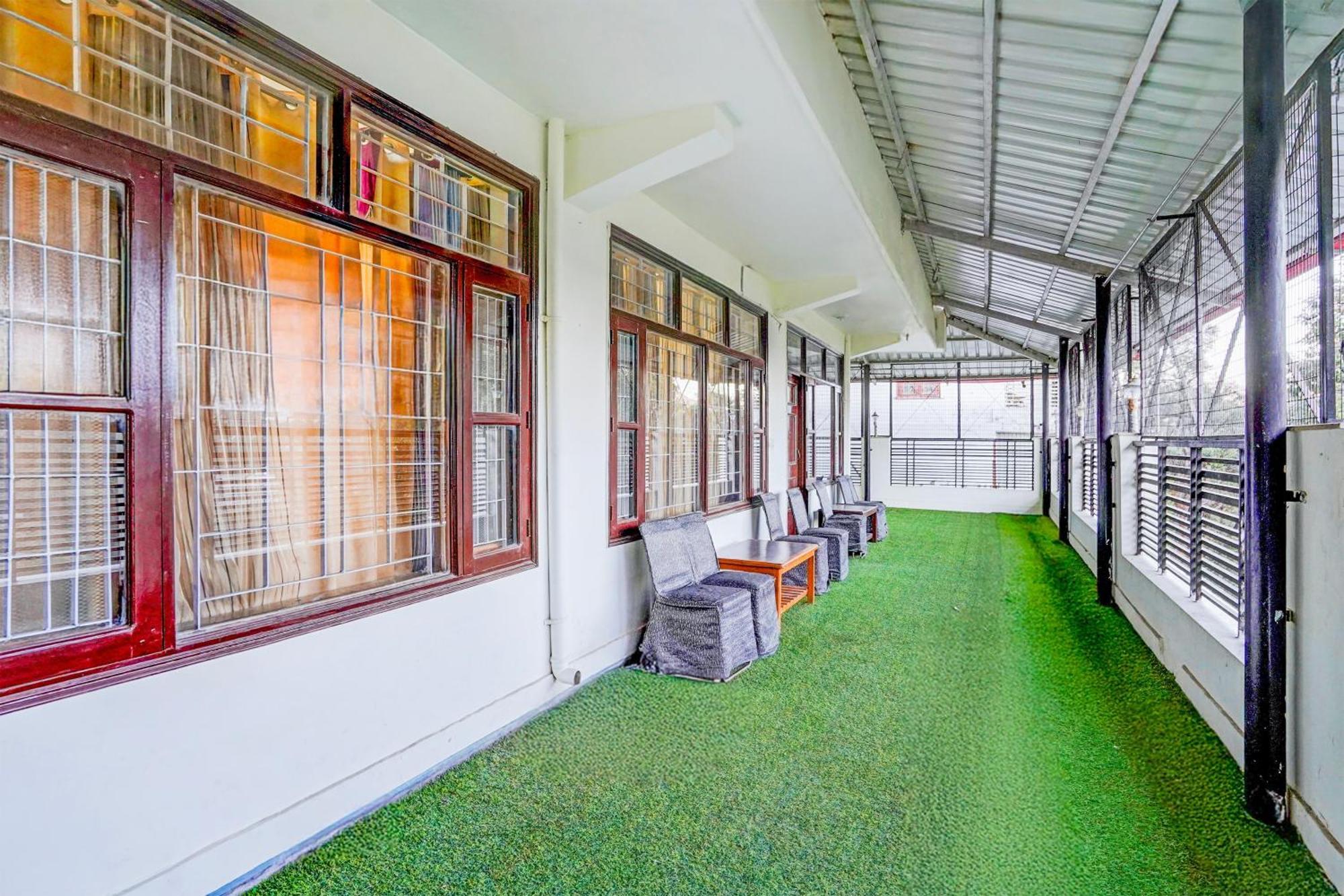 Super Townhouse Mall Road Near Library Chowk Mussoorie Eksteriør billede