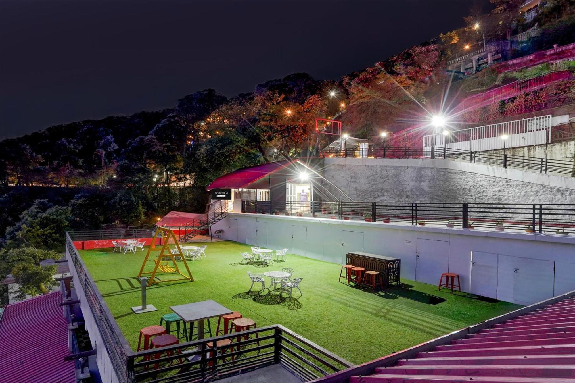 Super Townhouse Mall Road Near Library Chowk Mussoorie Eksteriør billede